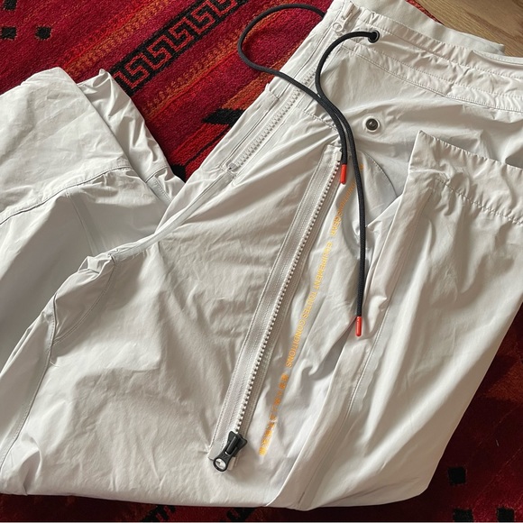 Nike ACG light grey cropped utility track pants size medium - Picture 12 of 16